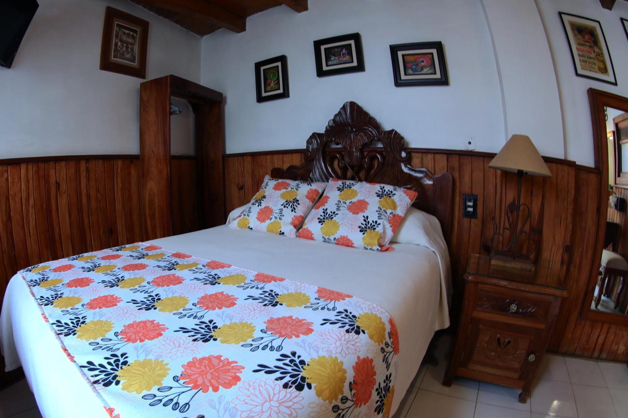 Hotel Casa Baez Patzcuaro Exterior photo